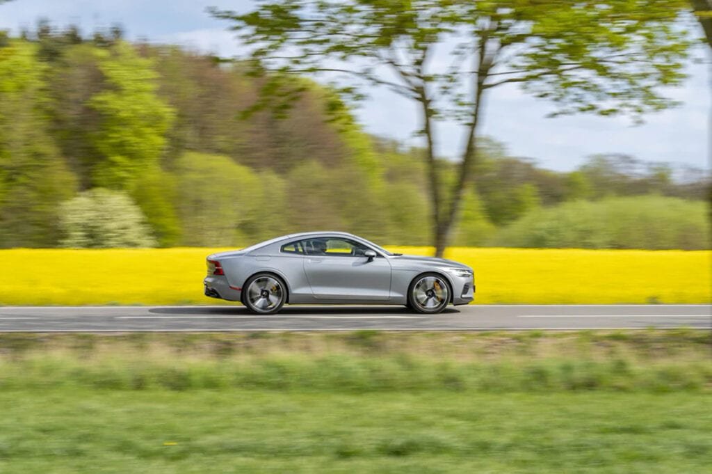 Тест-драйв Polestar 1: уникальный Plug-in Hybrid с карбоновым кузовом 2 polestar 1 3 Тест-драйв Polestar 1: уникальный Plug-in Hybrid с карбоновым кузовом